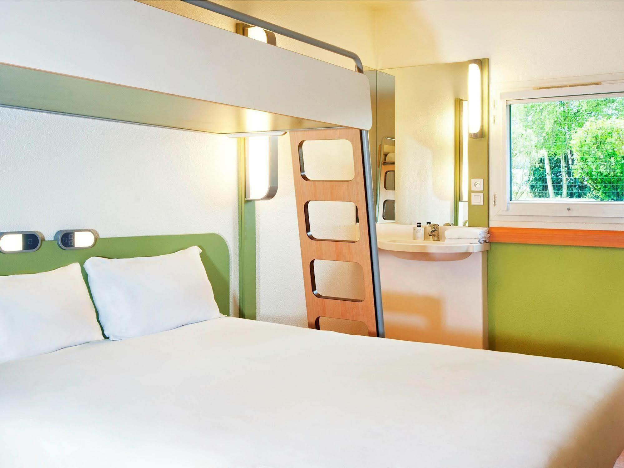 Ibis Budget Fontainebleau Avon Exterior photo