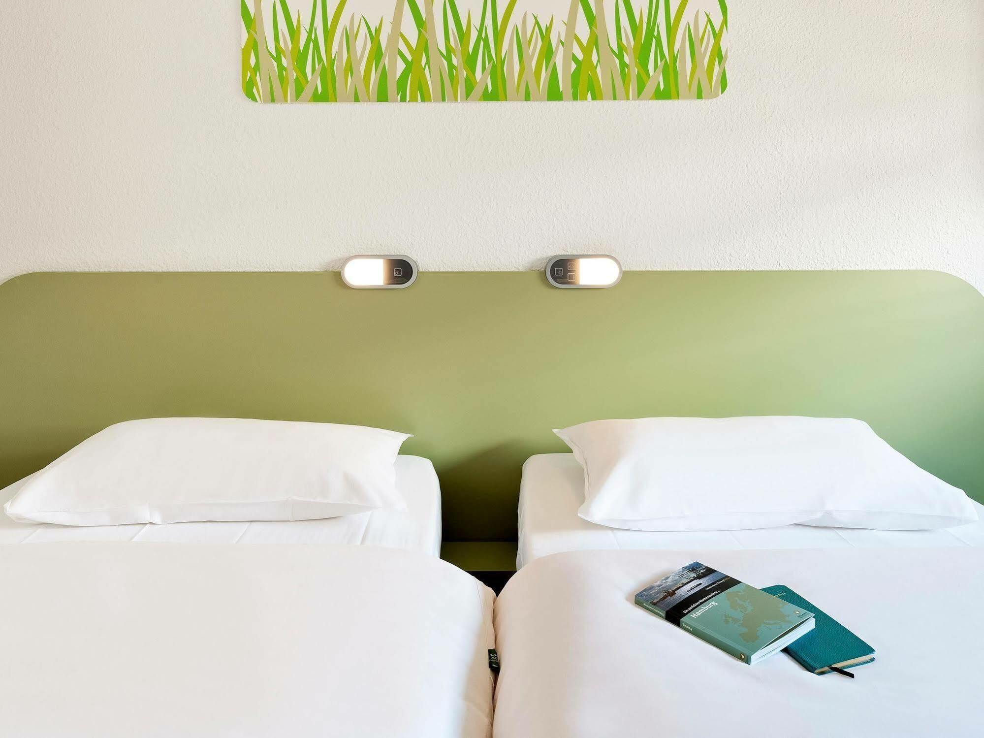 Ibis Budget Fontainebleau Avon Exterior photo