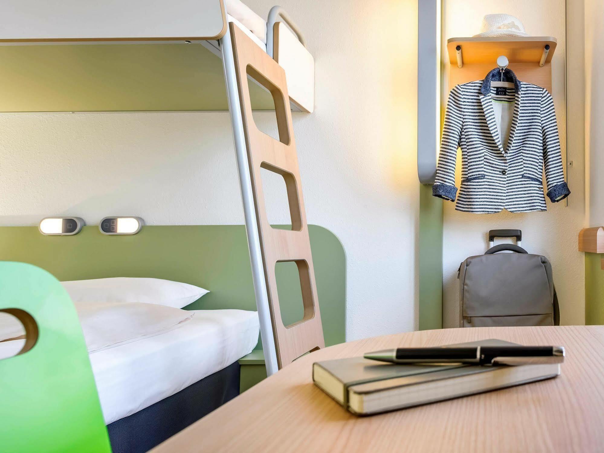 Ibis Budget Fontainebleau Avon Exterior photo